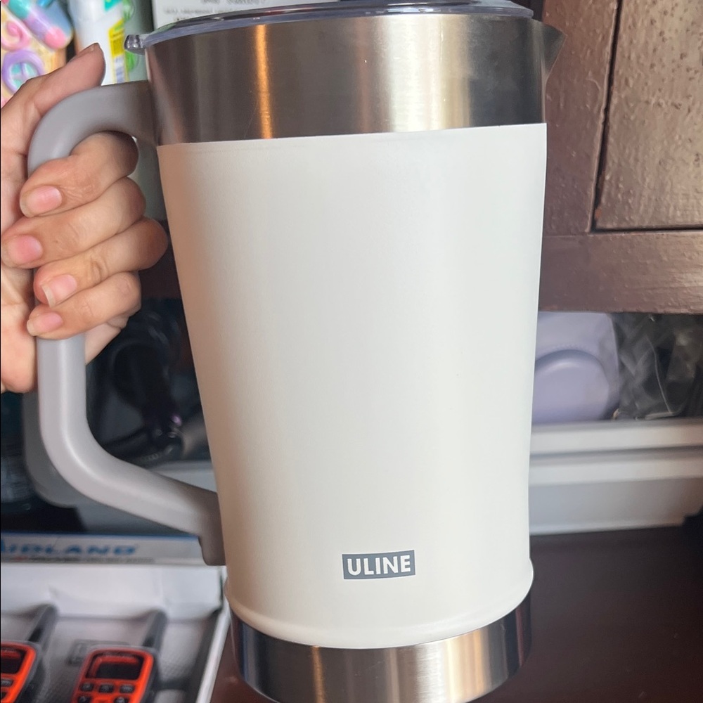 Stanley Cream pitcher 64oz - Picture 3 of 3